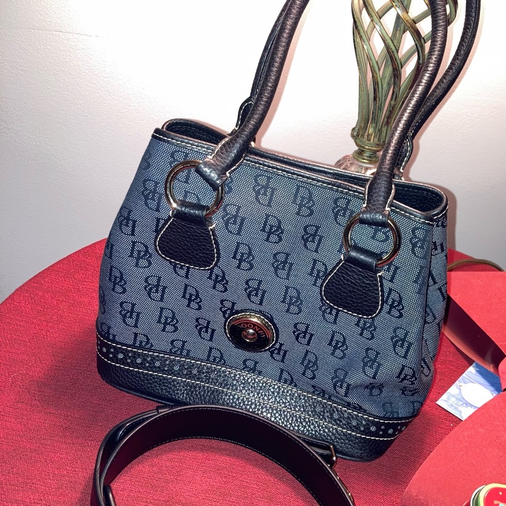 Dooney & Bourke (Navy) Vintage Monogram Tote with Detachable Shoulder Strap - Picture 4 of 14
